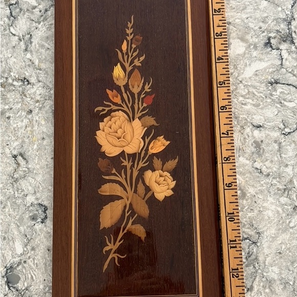 Sorrento Inlaid wooden Flower Wall Plaque - Picture 4 of 6